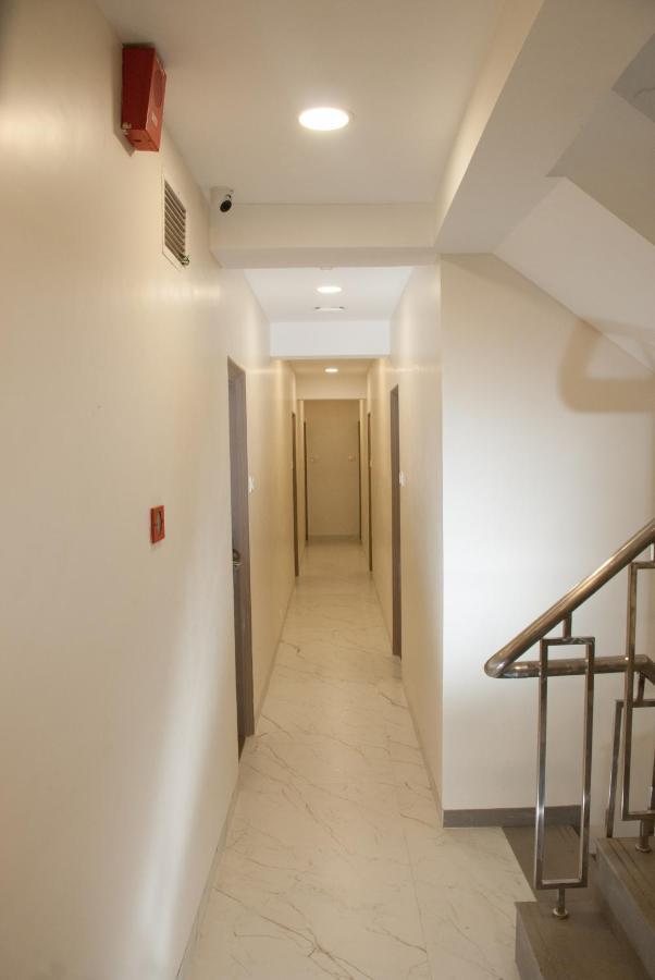 City Hotel Мумбай Екстериор снимка