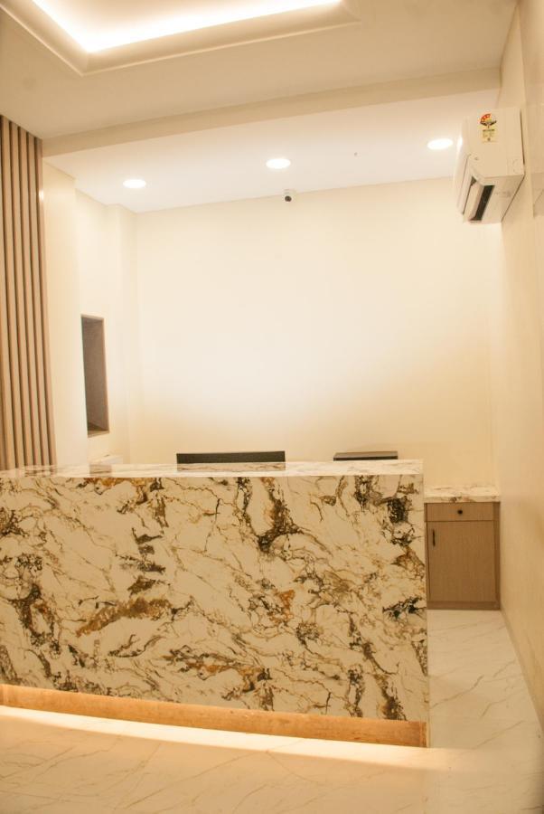 City Hotel Мумбай Екстериор снимка