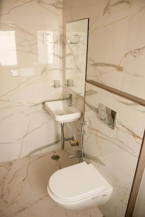 City Hotel Мумбай Екстериор снимка