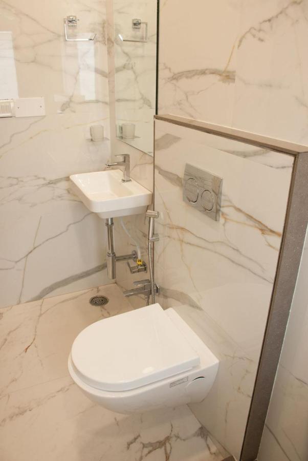 City Hotel Мумбай Екстериор снимка