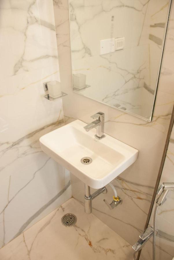 City Hotel Мумбай Екстериор снимка