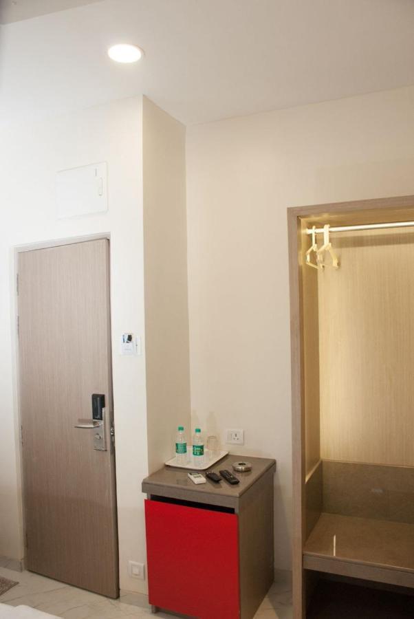 City Hotel Мумбай Екстериор снимка